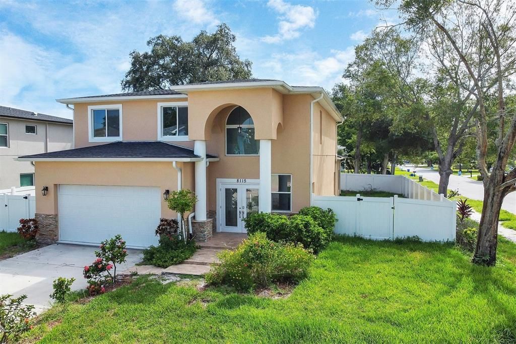 Active With Contract: $550,000 (5 beds, 4 baths, 3088 Square Feet)