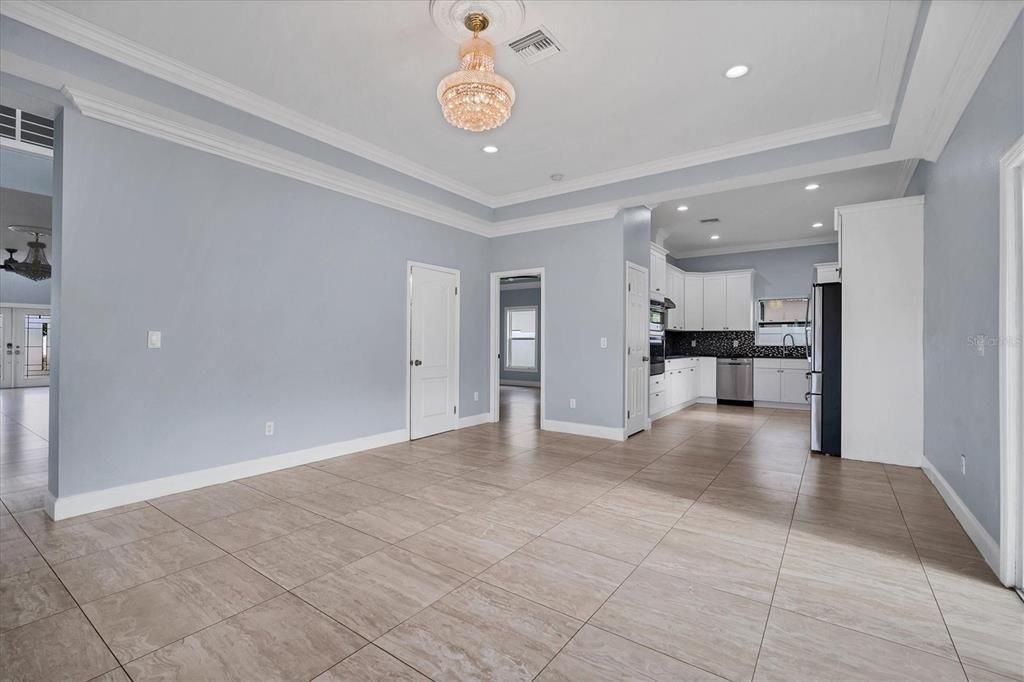 Active With Contract: $550,000 (5 beds, 4 baths, 3088 Square Feet)