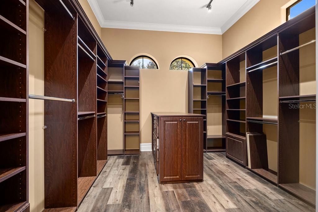 For Sale: $3,500,000 (4 beds, 4 baths, 4676 Square Feet)