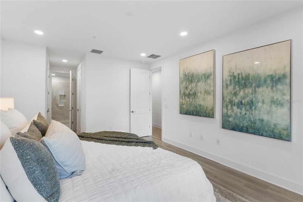 В аренду: $4,600 (3 спален, 3 ванн, 1785 Квадратных фут)