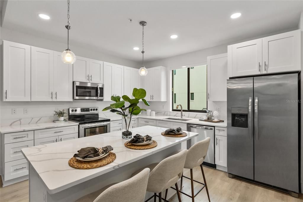 В аренду: $4,600 (3 спален, 3 ванн, 1785 Квадратных фут)