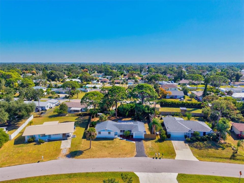 Под контрактом: $249,900 (2 спален, 1 ванн, 966 Квадратных фут)