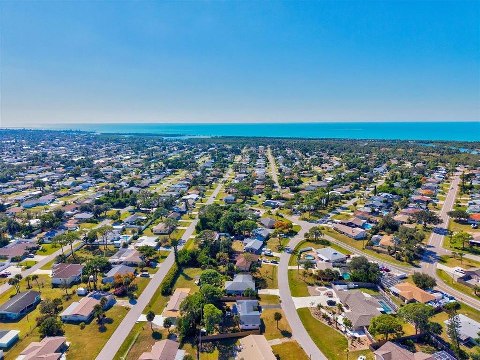 Под контрактом: $249,900 (2 спален, 1 ванн, 966 Квадратных фут)