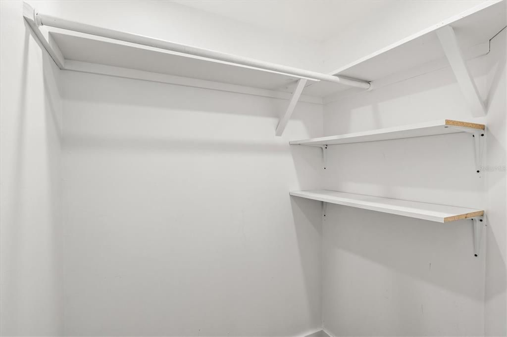 Под контрактом: $249,900 (2 спален, 1 ванн, 966 Квадратных фут)