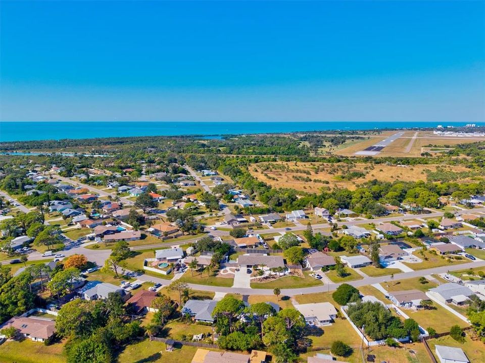 Под контрактом: $249,900 (2 спален, 1 ванн, 966 Квадратных фут)