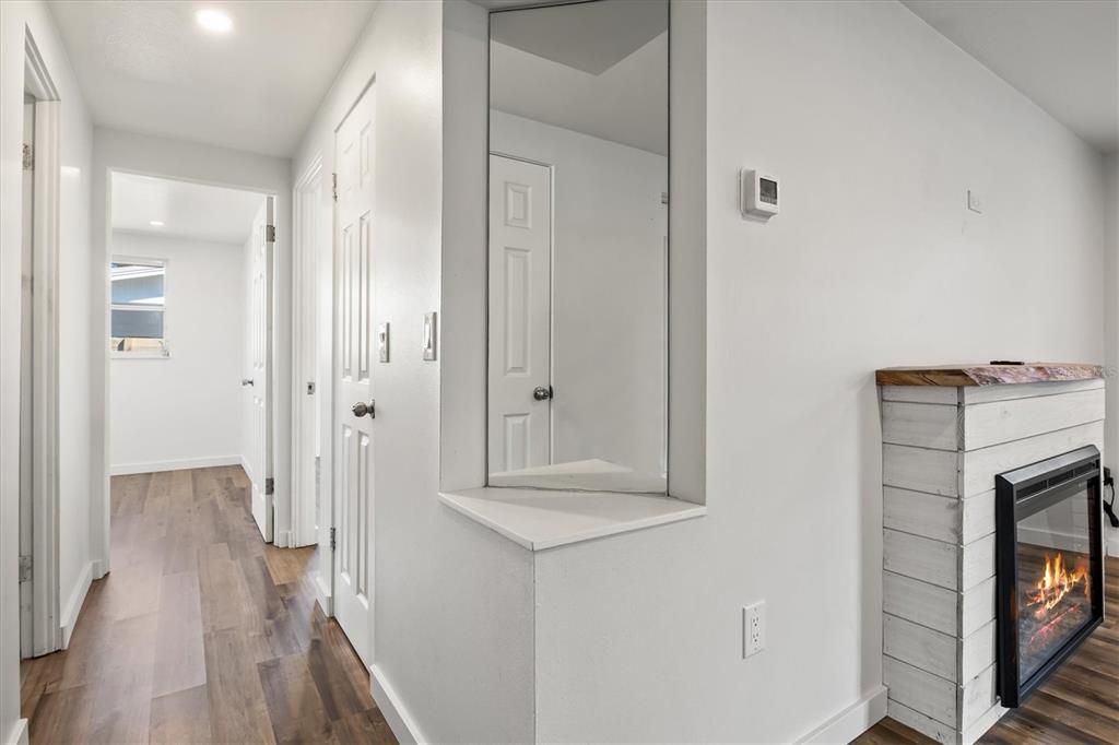 Под контрактом: $249,900 (2 спален, 1 ванн, 966 Квадратных фут)