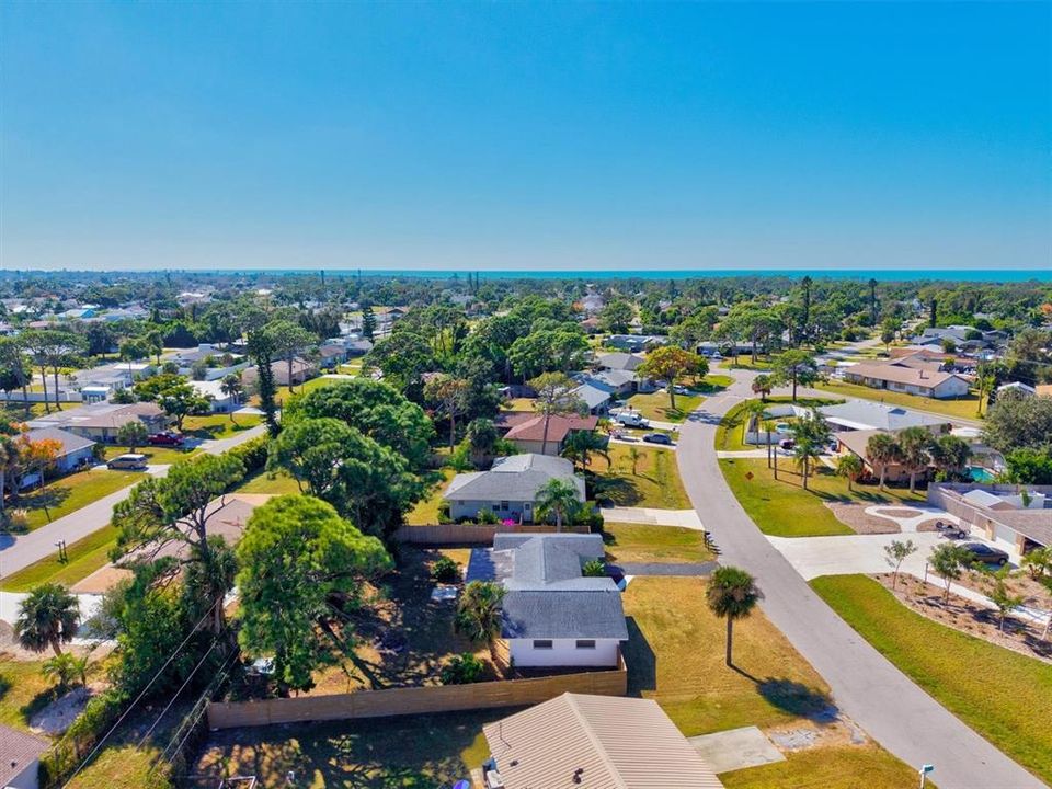 Под контрактом: $249,900 (2 спален, 1 ванн, 966 Квадратных фут)