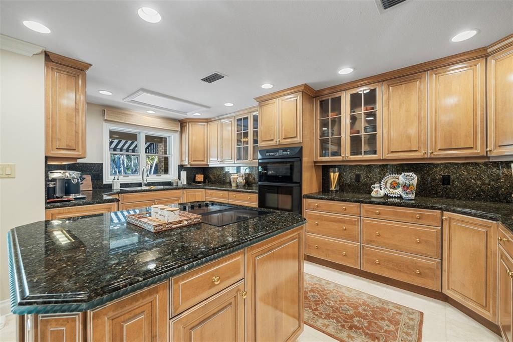 待售: $2,900,000 (5 贝兹, 4 浴室, 5661 平方英尺)