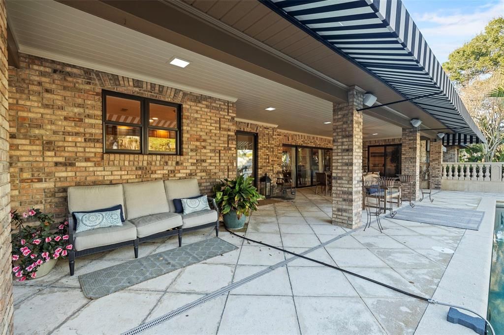 待售: $2,900,000 (5 贝兹, 4 浴室, 5661 平方英尺)