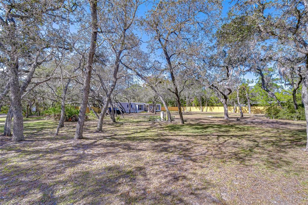 На продажу: $249,995 (2 спален, 2 ванн, 1198 Квадратных фут)