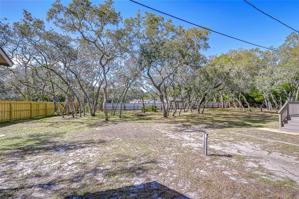 На продажу: $249,995 (2 спален, 2 ванн, 1198 Квадратных фут)