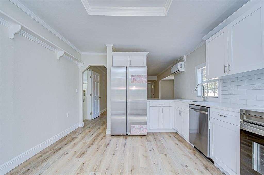 На продажу: $249,995 (2 спален, 2 ванн, 1198 Квадратных фут)