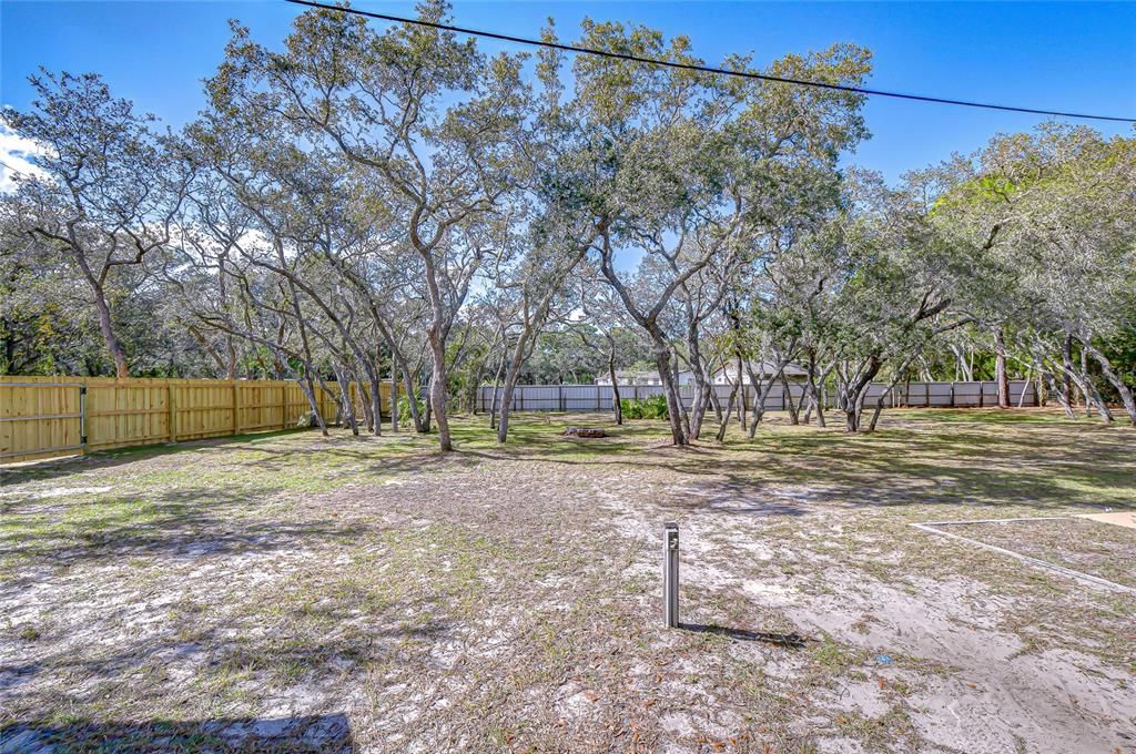 На продажу: $249,995 (2 спален, 2 ванн, 1198 Квадратных фут)