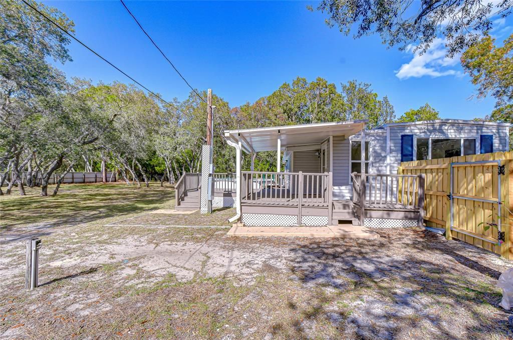 На продажу: $249,995 (2 спален, 2 ванн, 1198 Квадратных фут)