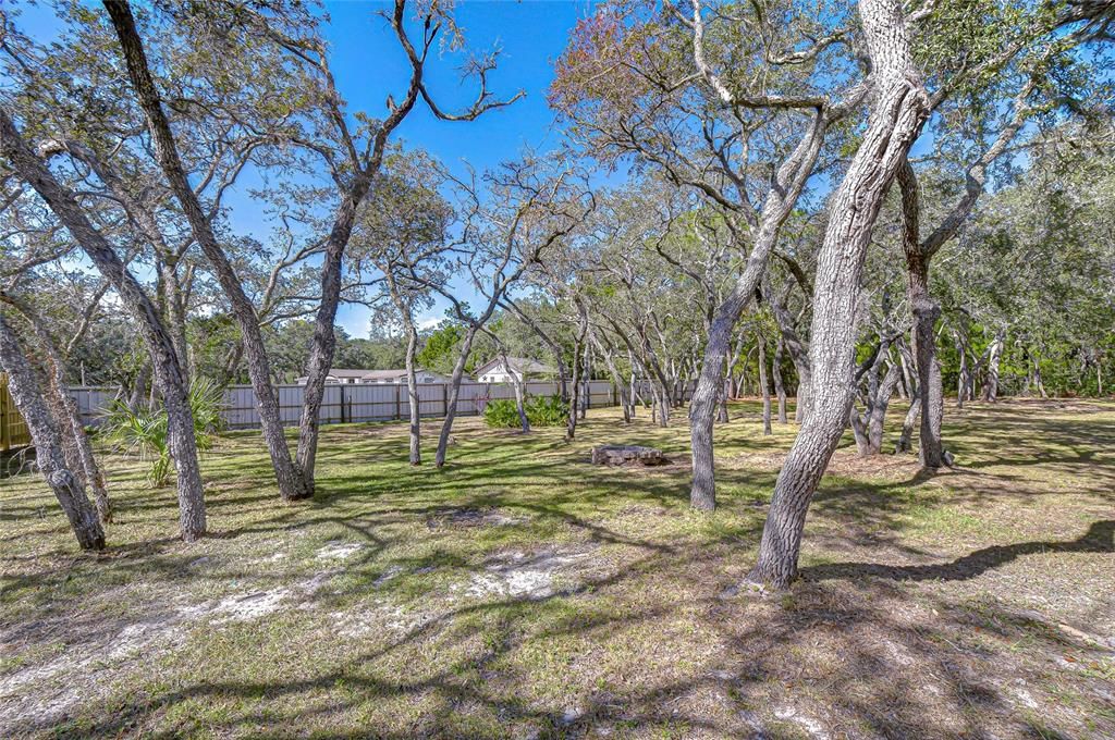 На продажу: $249,995 (2 спален, 2 ванн, 1198 Квадратных фут)