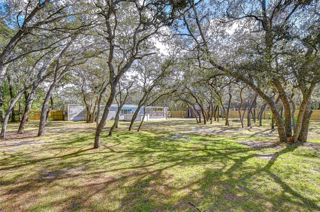 На продажу: $249,995 (2 спален, 2 ванн, 1198 Квадратных фут)