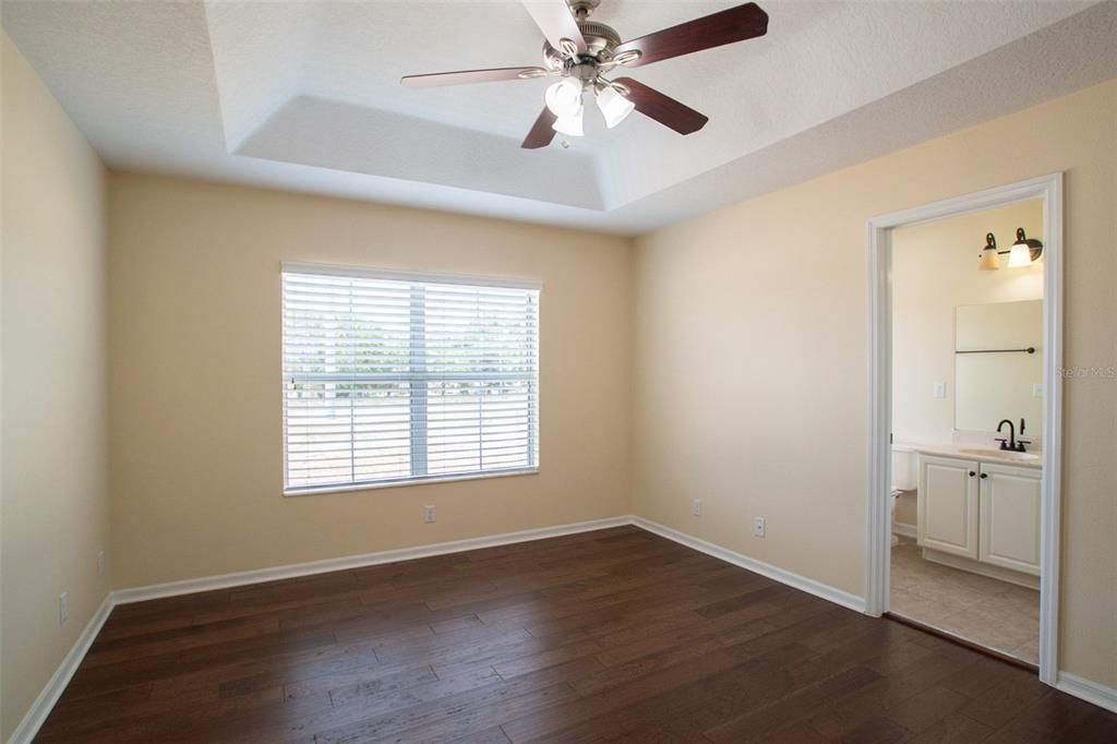 For Rent: $2,400 (3 beds, 2 baths, 1473 Square Feet)