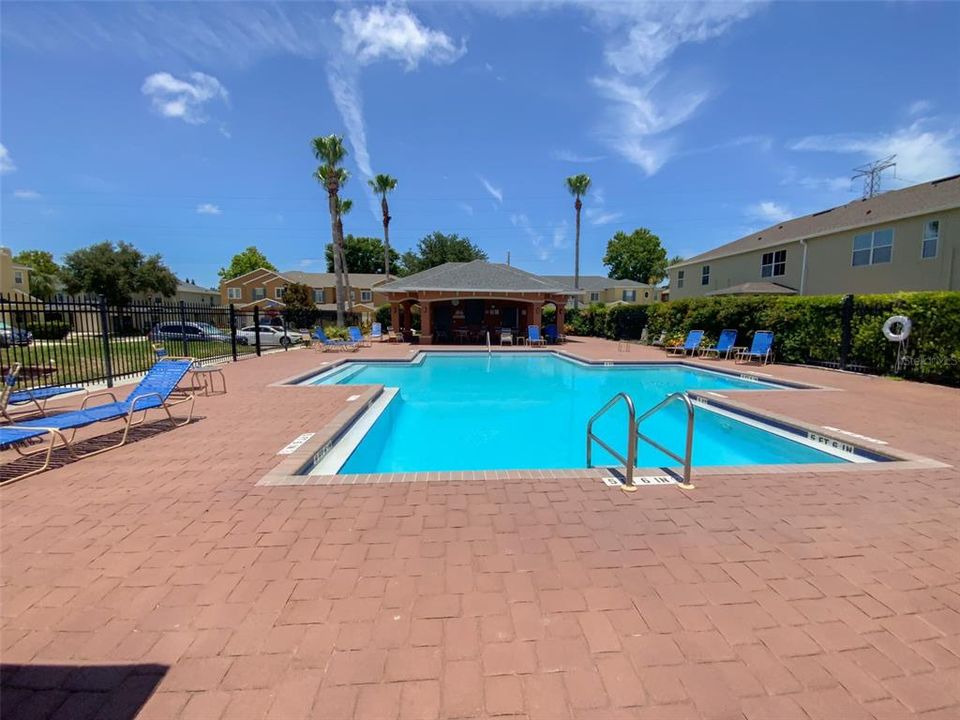 For Rent: $2,400 (3 beds, 2 baths, 1473 Square Feet)