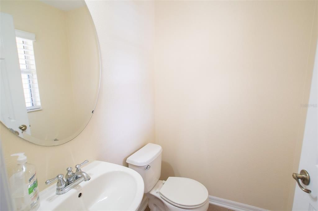 For Rent: $2,400 (3 beds, 2 baths, 1473 Square Feet)