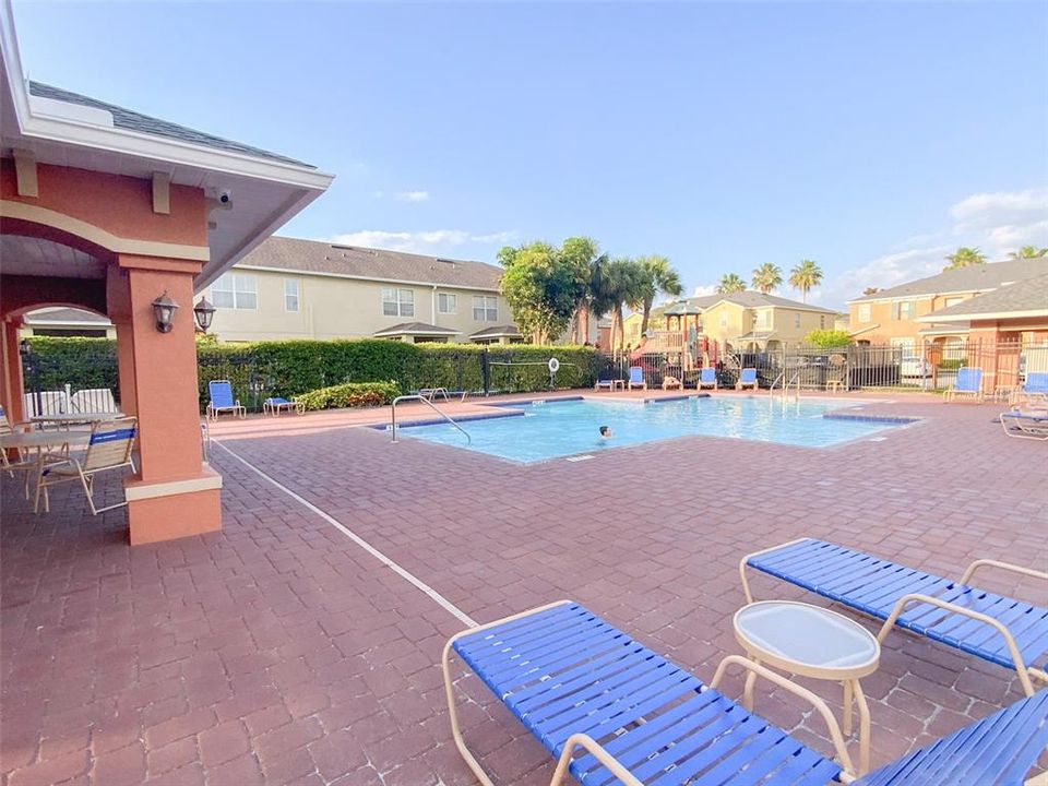 For Rent: $2,400 (3 beds, 2 baths, 1473 Square Feet)