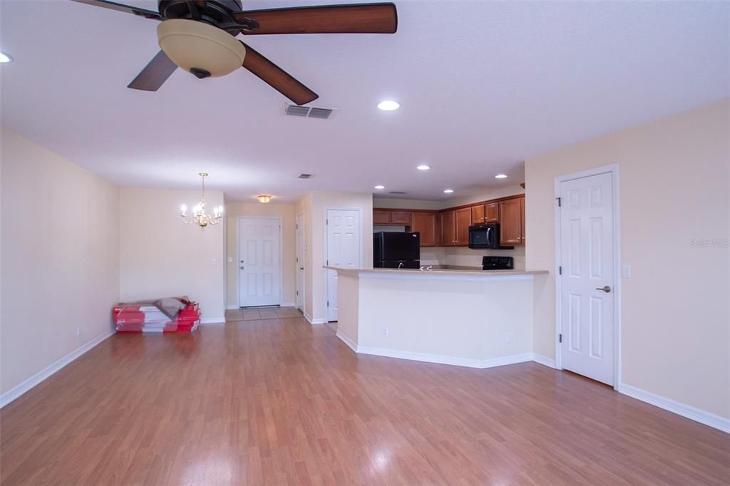 For Rent: $2,400 (3 beds, 2 baths, 1473 Square Feet)