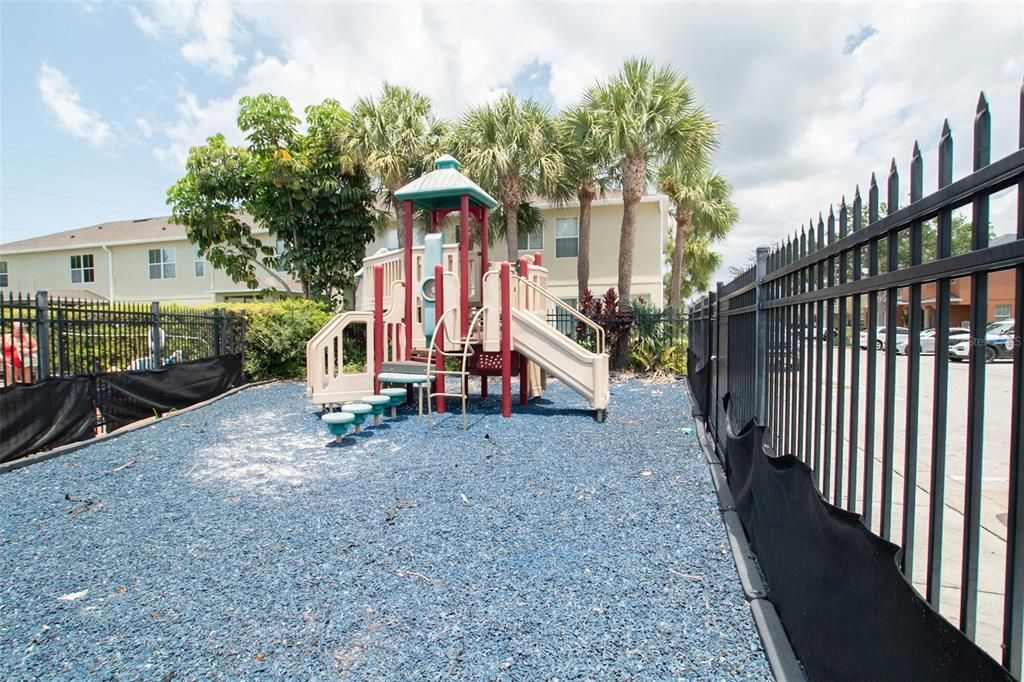 For Rent: $2,400 (3 beds, 2 baths, 1473 Square Feet)