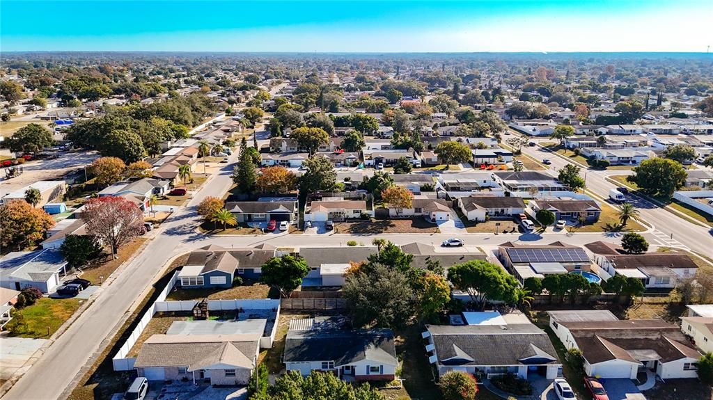 待售: $220,000 (2 贝兹, 1 浴室, 1088 平方英尺)