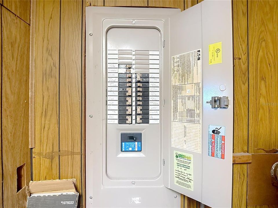 待售: $220,000 (2 贝兹, 1 浴室, 1088 平方英尺)