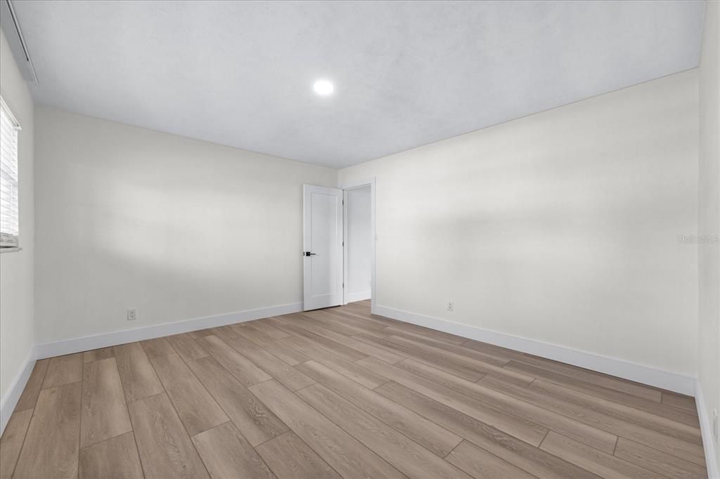 En Venta: $800,000 (4 camas, 2 baños, 2200 Pies cuadrados)