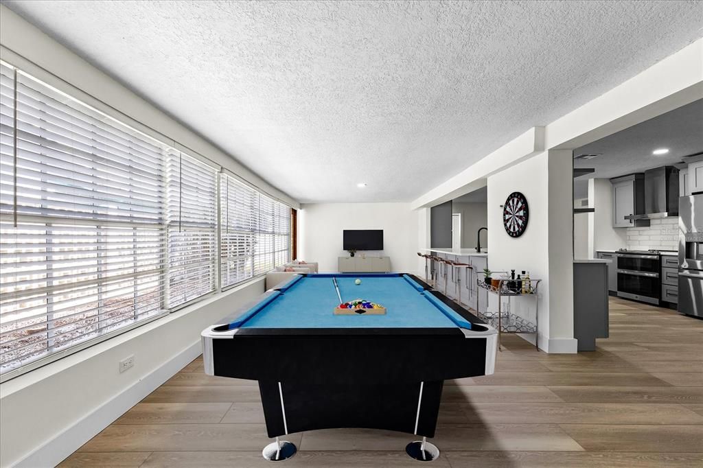 En Venta: $800,000 (4 camas, 2 baños, 2200 Pies cuadrados)