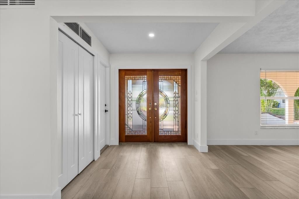 En Venta: $800,000 (4 camas, 2 baños, 2200 Pies cuadrados)