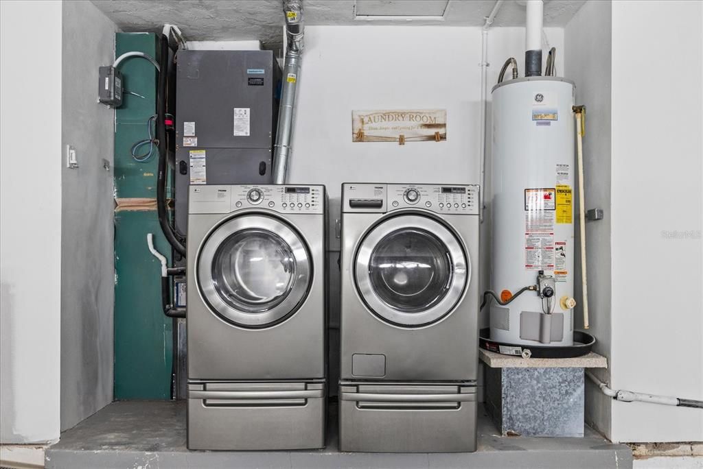 En Venta: $800,000 (4 camas, 2 baños, 2200 Pies cuadrados)