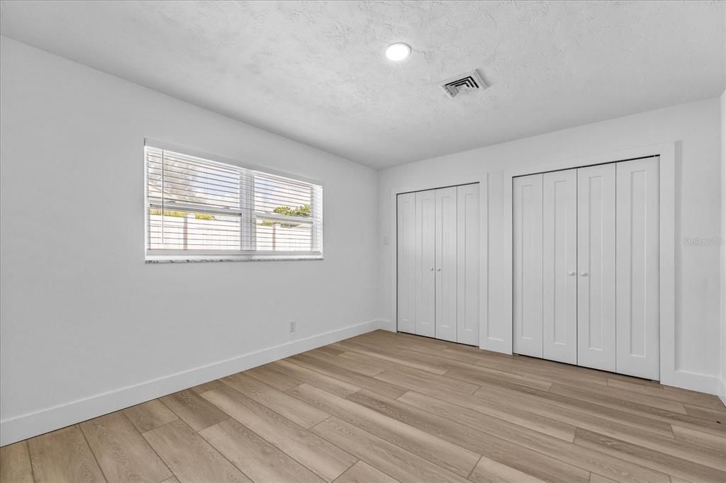 En Venta: $800,000 (4 camas, 2 baños, 2200 Pies cuadrados)