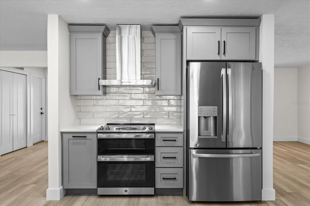 En Venta: $800,000 (4 camas, 2 baños, 2200 Pies cuadrados)