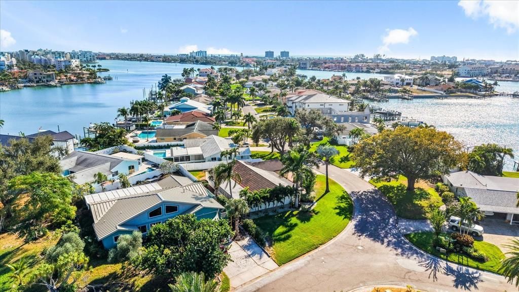 En Venta: $800,000 (4 camas, 2 baños, 2200 Pies cuadrados)