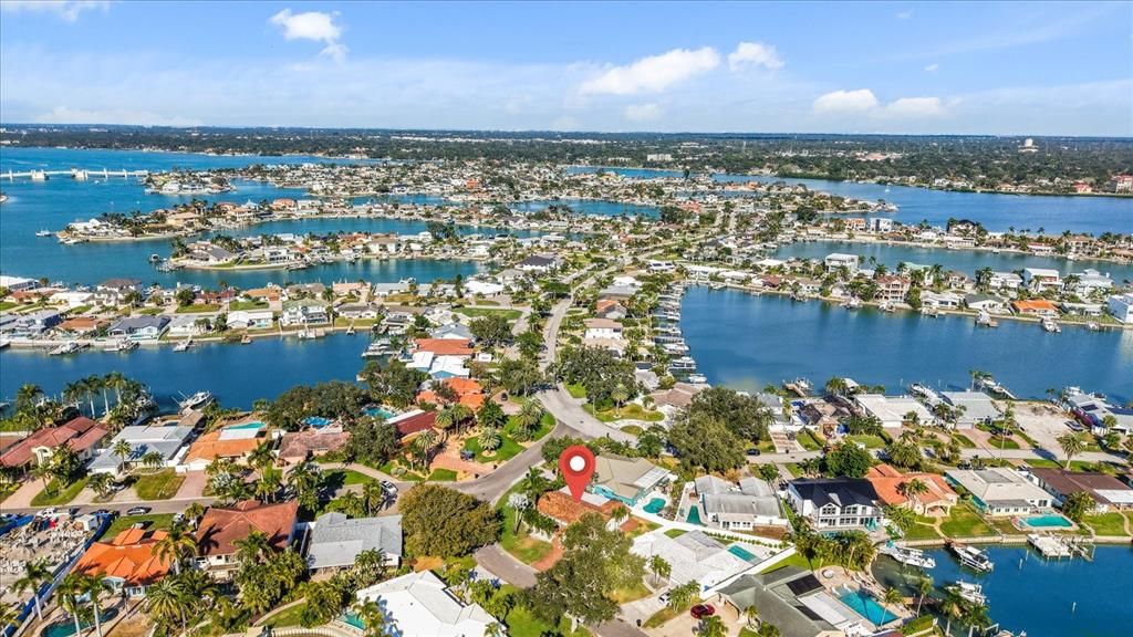 En Venta: $800,000 (4 camas, 2 baños, 2200 Pies cuadrados)