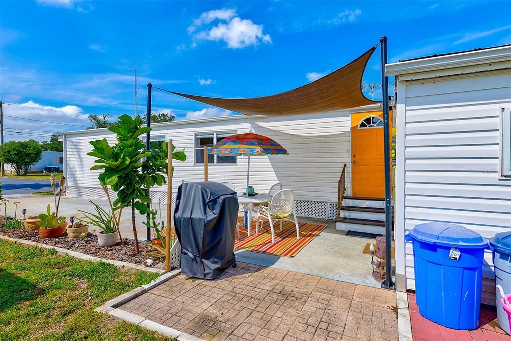 For Sale: $97,000 (2 beds, 1 baths, 982 Square Feet)