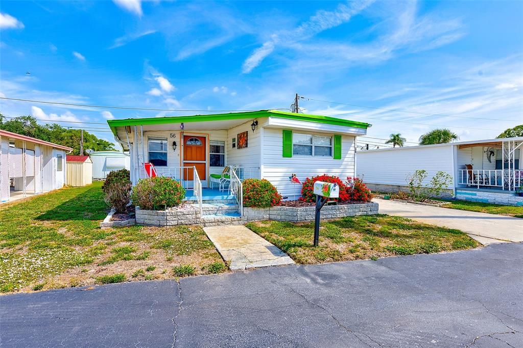 For Sale: $97,000 (2 beds, 1 baths, 982 Square Feet)