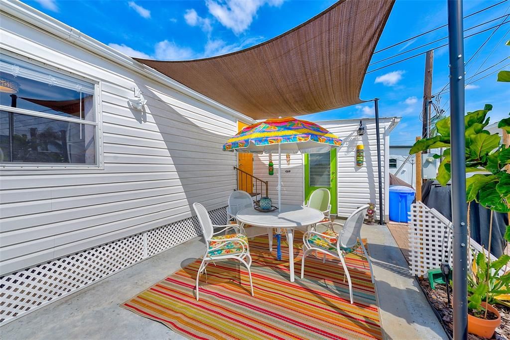 For Sale: $97,000 (2 beds, 1 baths, 982 Square Feet)