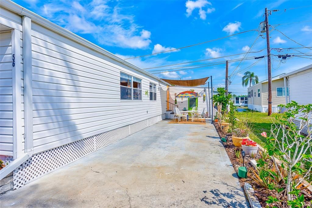 For Sale: $97,000 (2 beds, 1 baths, 982 Square Feet)