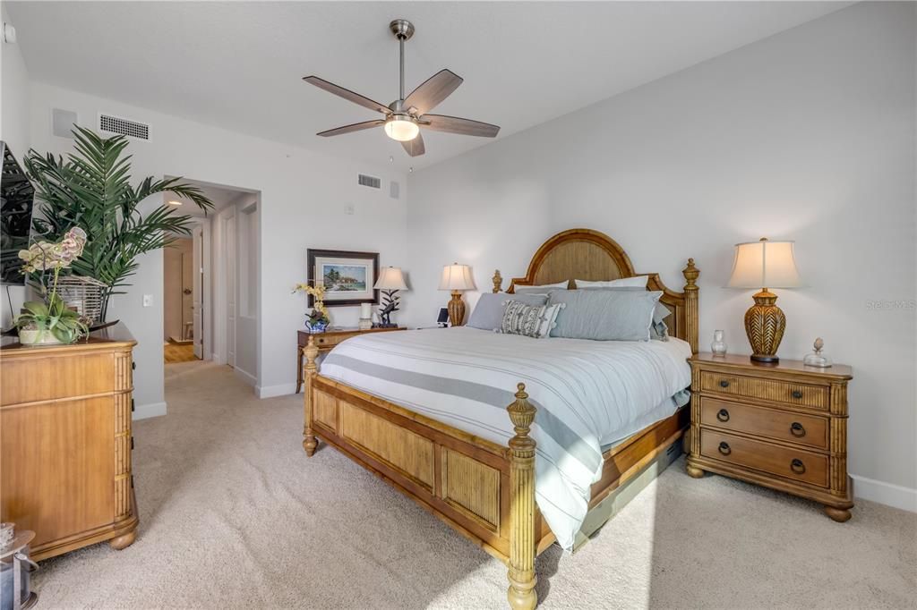 For Sale: $1,895,000 (3 beds, 3 baths, 2011 Square Feet)