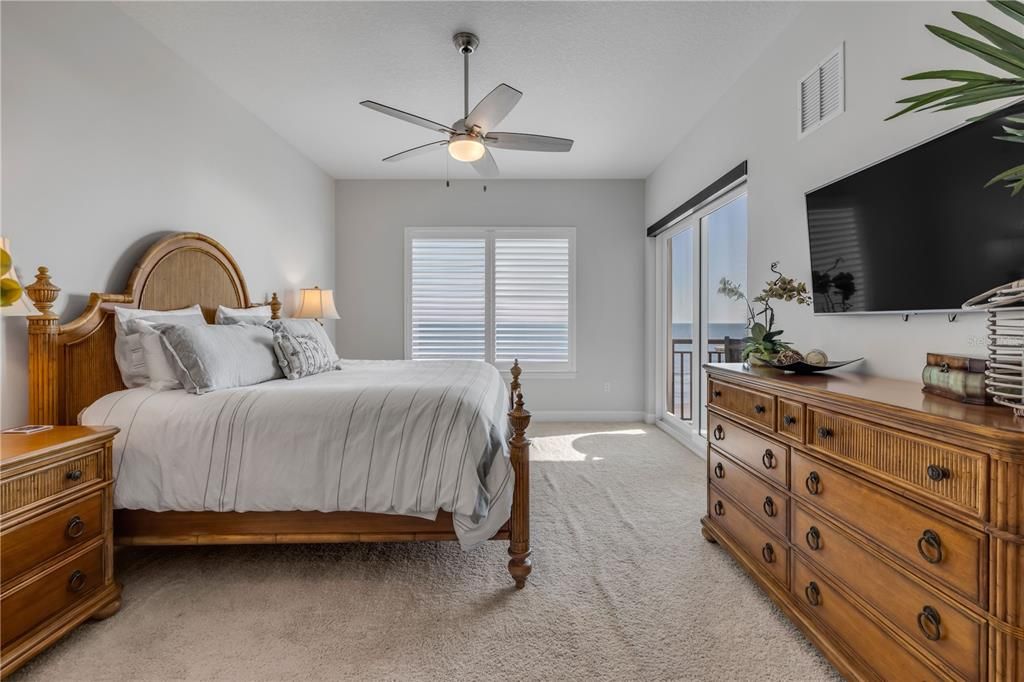 For Sale: $1,895,000 (3 beds, 3 baths, 2011 Square Feet)