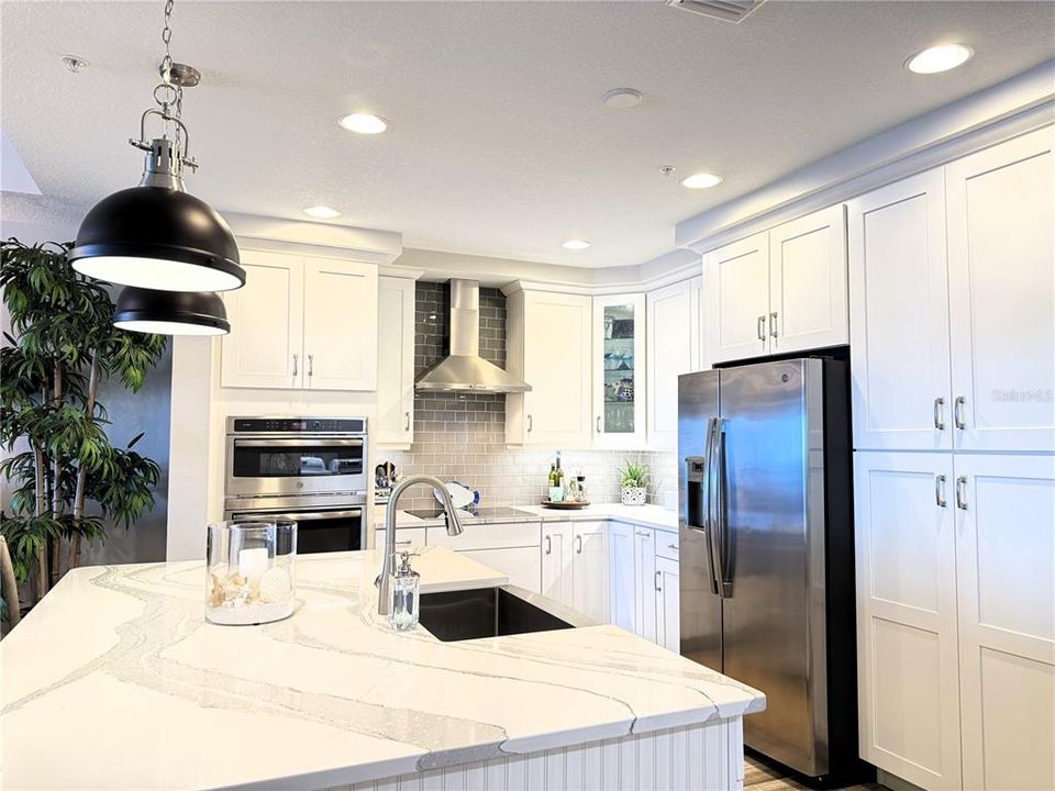 For Sale: $1,895,000 (3 beds, 3 baths, 2011 Square Feet)