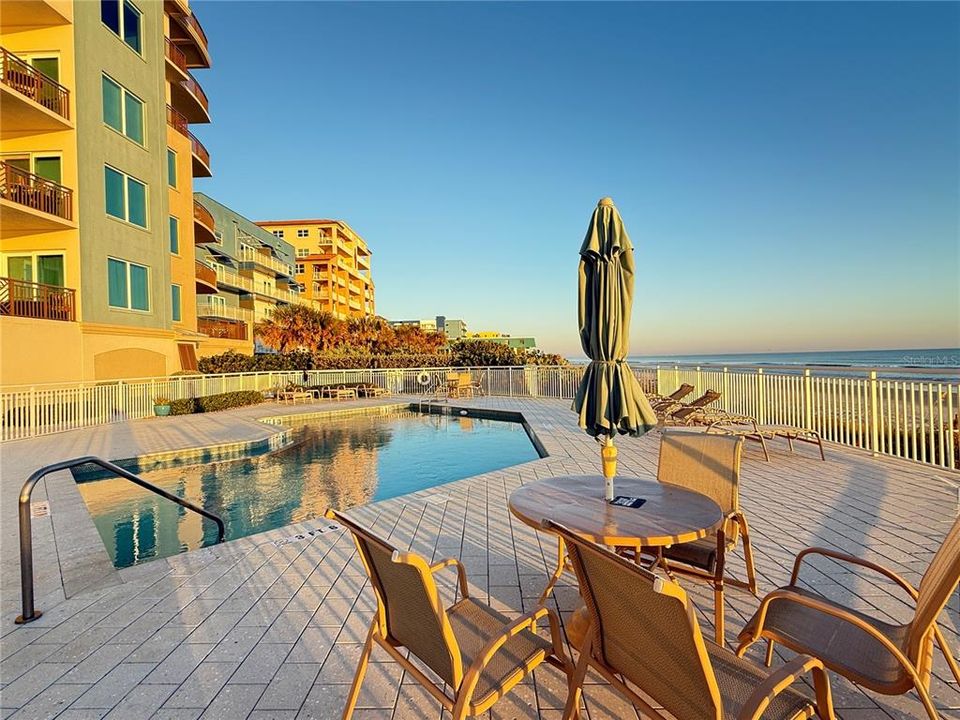 For Sale: $1,895,000 (3 beds, 3 baths, 2011 Square Feet)