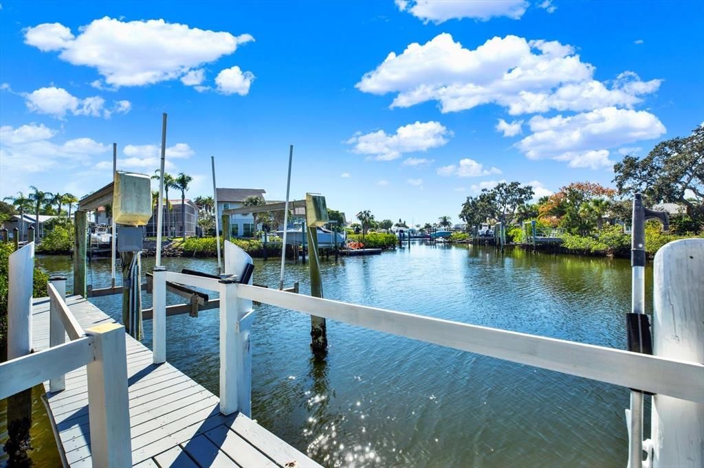 For Sale: $939,000 (4 beds, 3 baths, 2534 Square Feet)