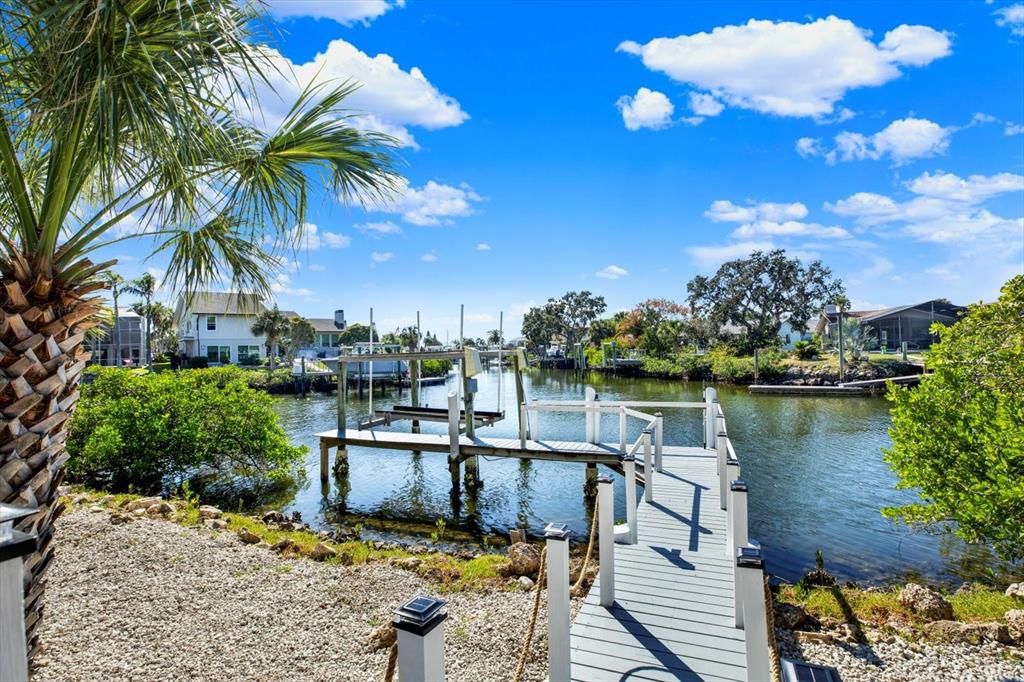 For Sale: $939,000 (4 beds, 3 baths, 2534 Square Feet)