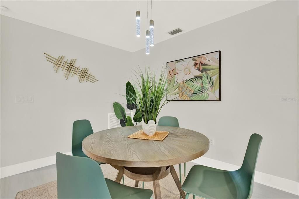 For Sale: $939,000 (4 beds, 3 baths, 2534 Square Feet)