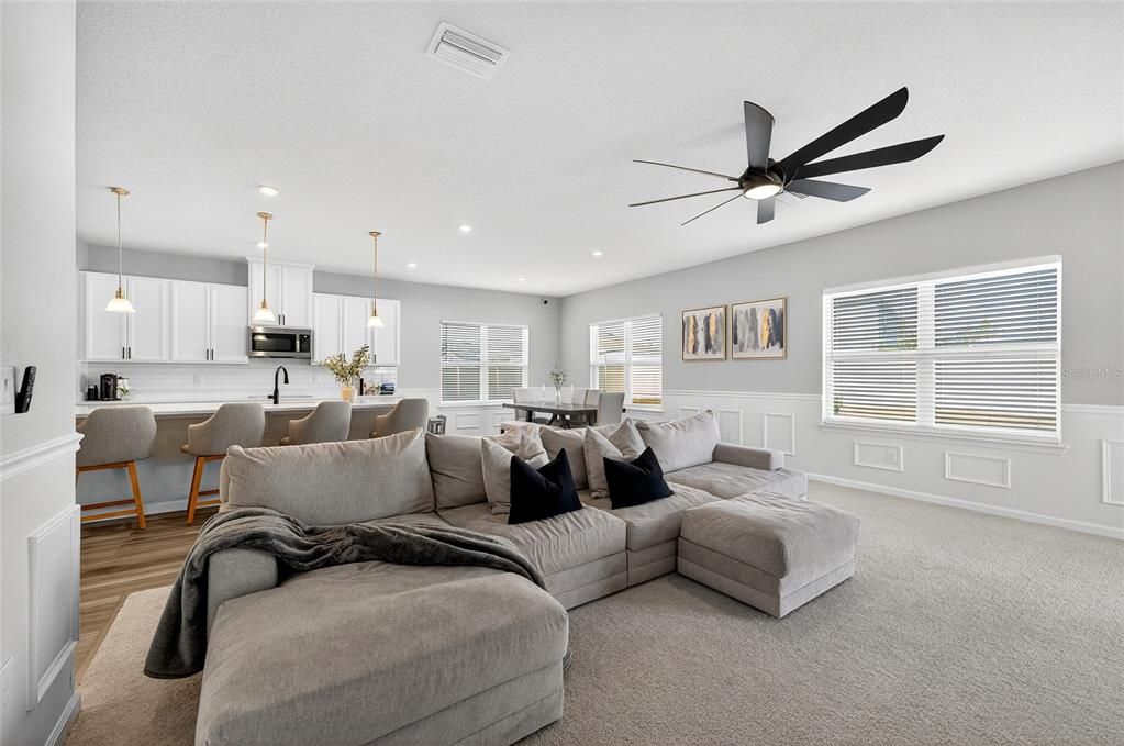 For Sale: $575,000 (5 beds, 3 baths, 2945 Square Feet)