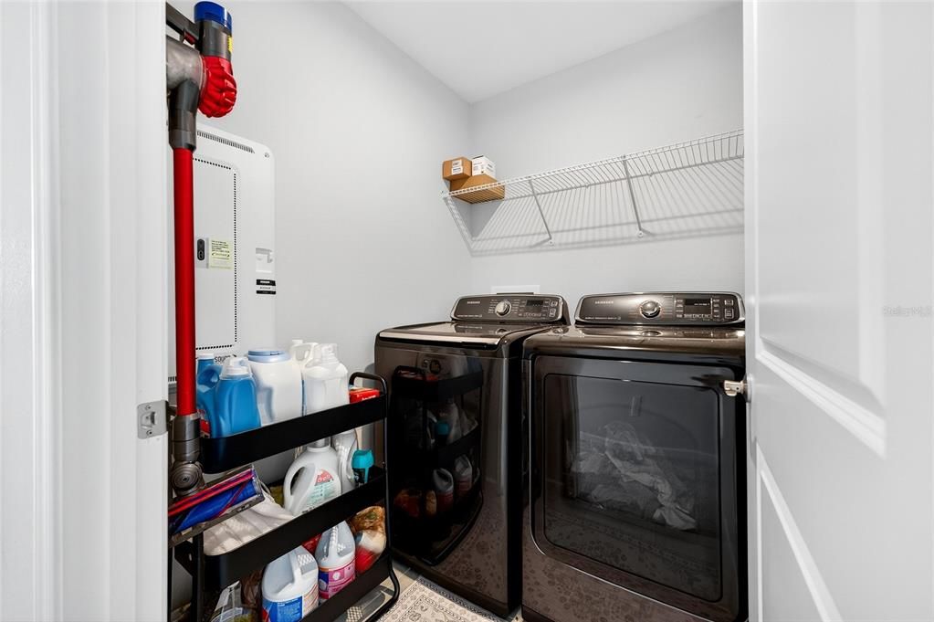 For Sale: $575,000 (5 beds, 3 baths, 2945 Square Feet)