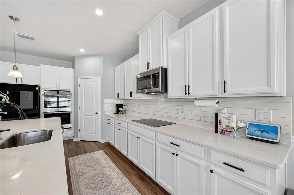 For Sale: $575,000 (5 beds, 3 baths, 2945 Square Feet)